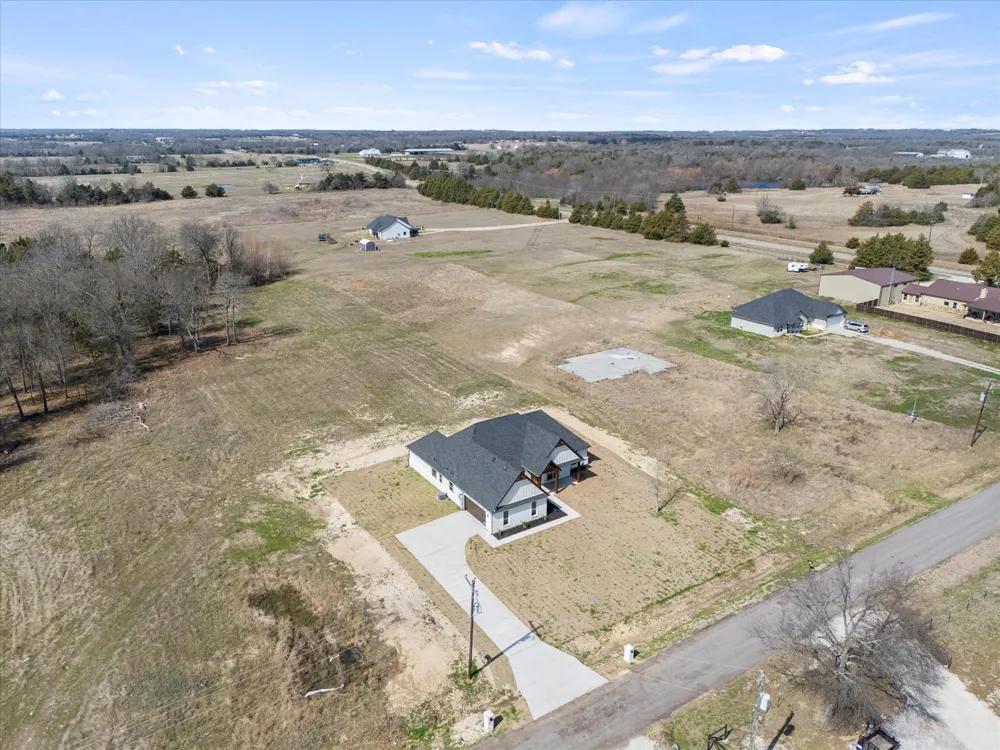 3186 County Road 1076 Celeste, TX 75423
