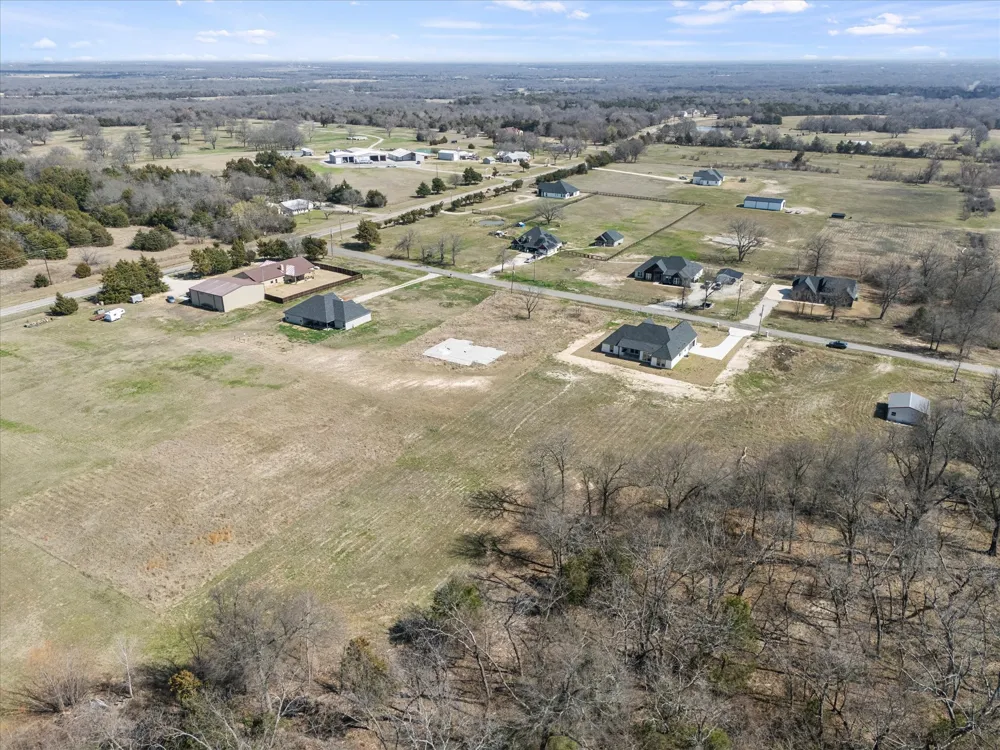 3186 County Road 1076 Celeste, TX 75423