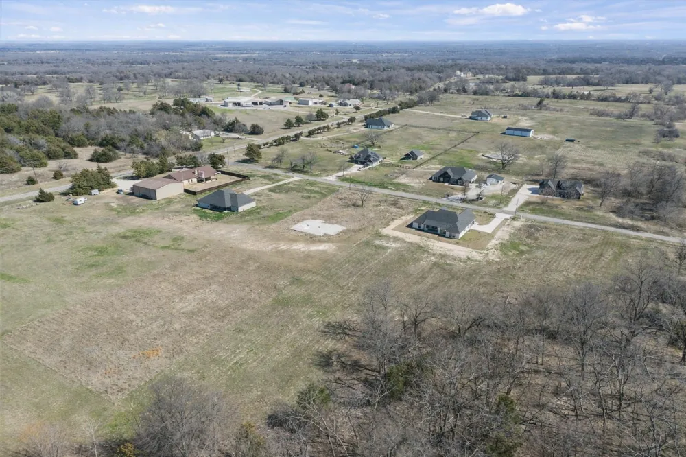 3186 County Road 1076 Celeste, TX 75423