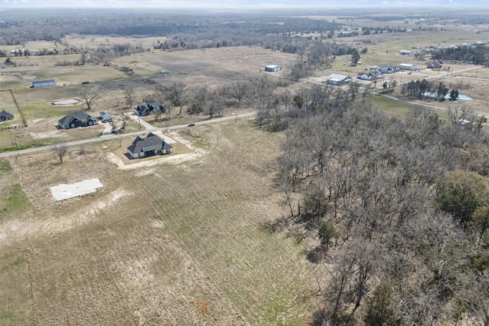 3186 County Road 1076 Celeste, TX 75423