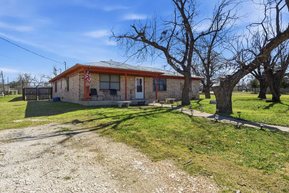 504 Hall Street Hamilton, TX 76531