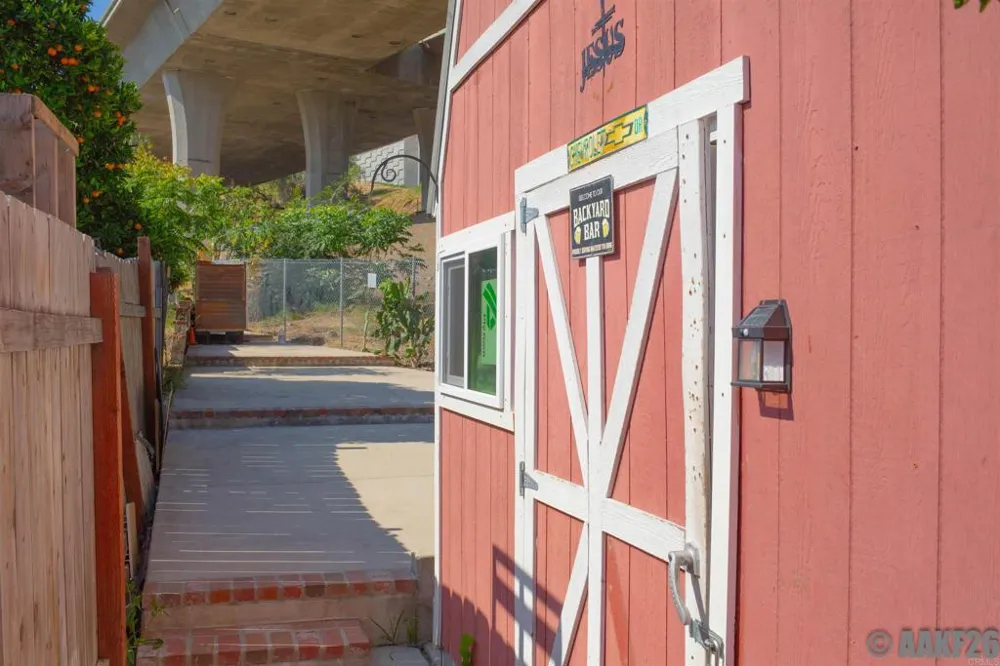 3422 Trophy La Mesa, CA 91941