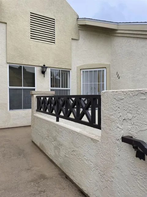 2011 Lakeridge Circle #304