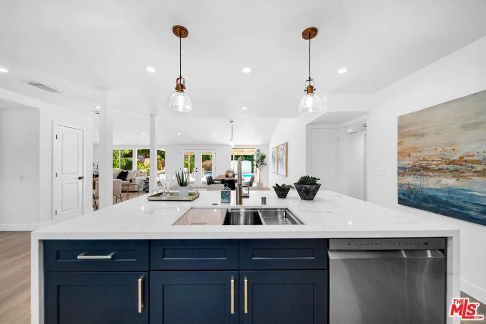 10200 Shoshone Avenue Northridge, CA 91325