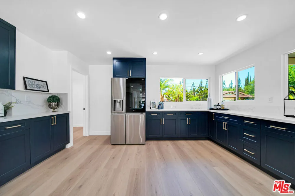 10200 Shoshone Avenue Northridge, CA 91325