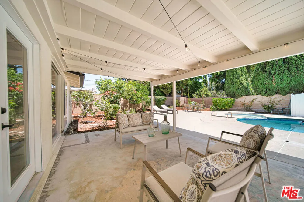 10200 Shoshone Avenue Northridge, CA 91325