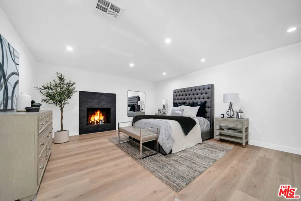 10200 Shoshone Avenue Northridge, CA 91325