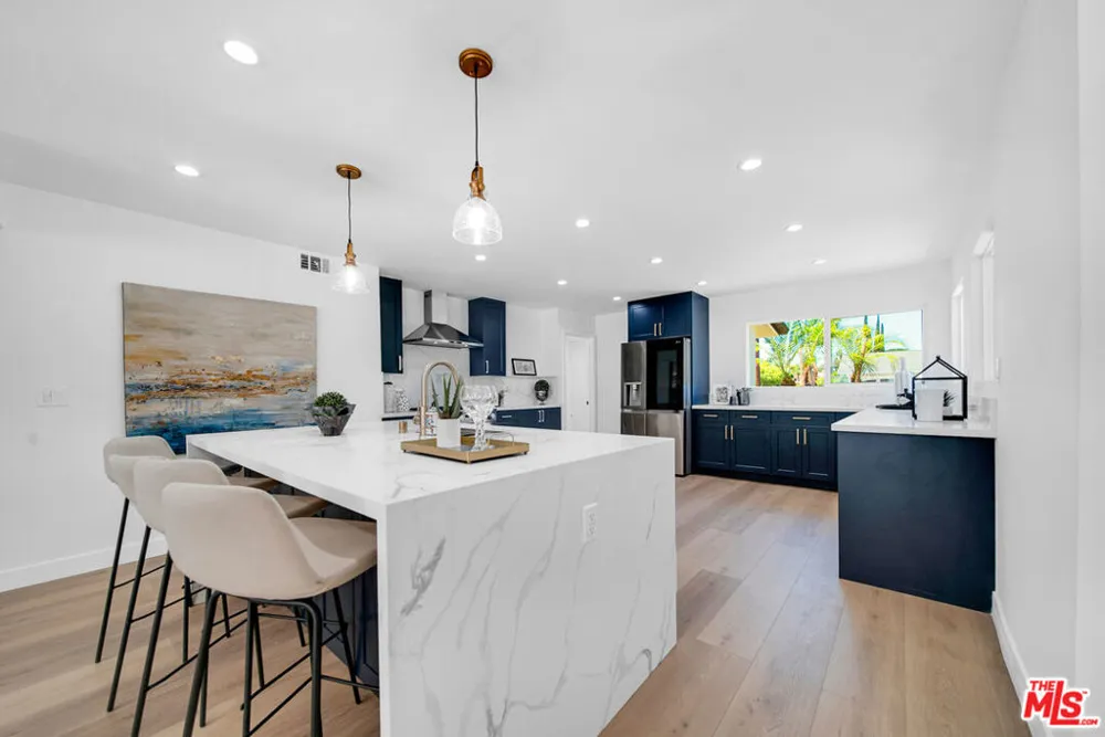 10200 Shoshone Avenue Northridge, CA 91325