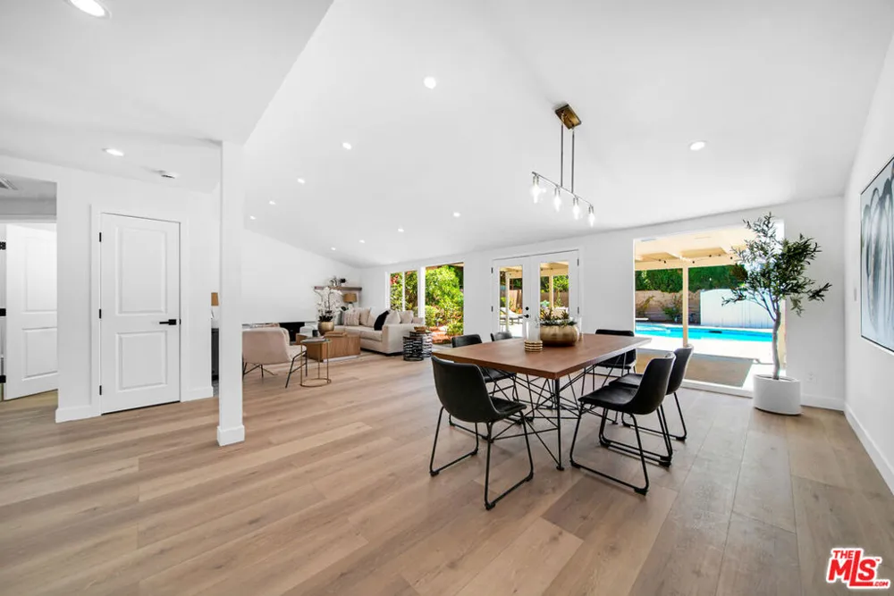 10200 Shoshone Avenue Northridge, CA 91325