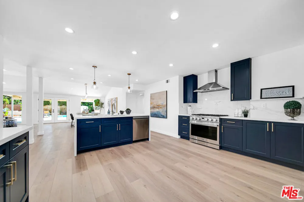 10200 Shoshone Avenue Northridge, CA 91325