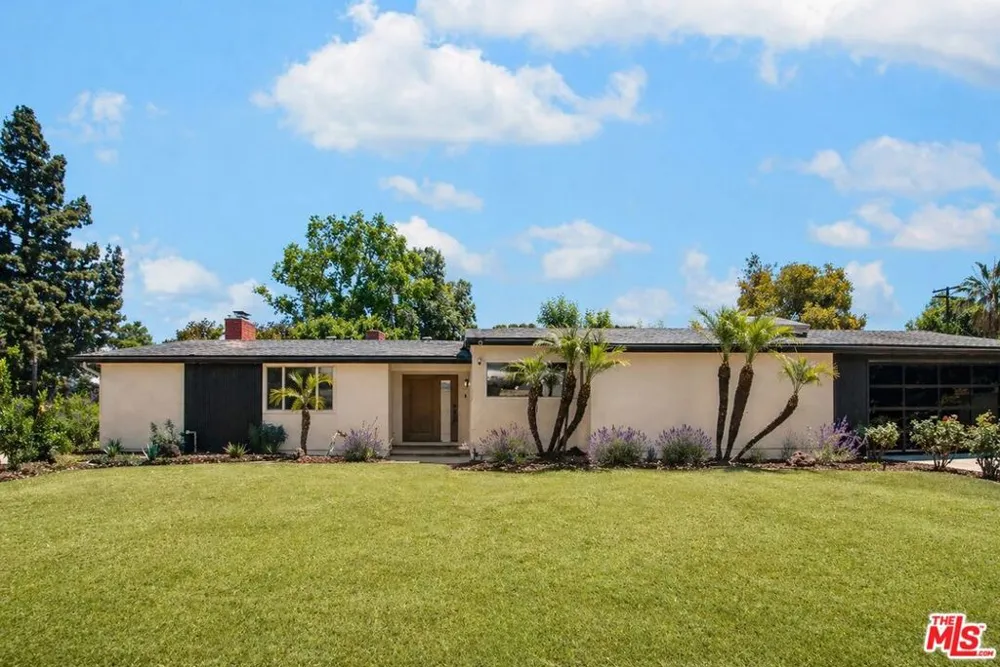 10200 Shoshone Avenue Northridge, CA 91325