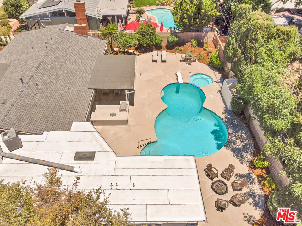 10200 Shoshone Avenue Northridge, CA 91325