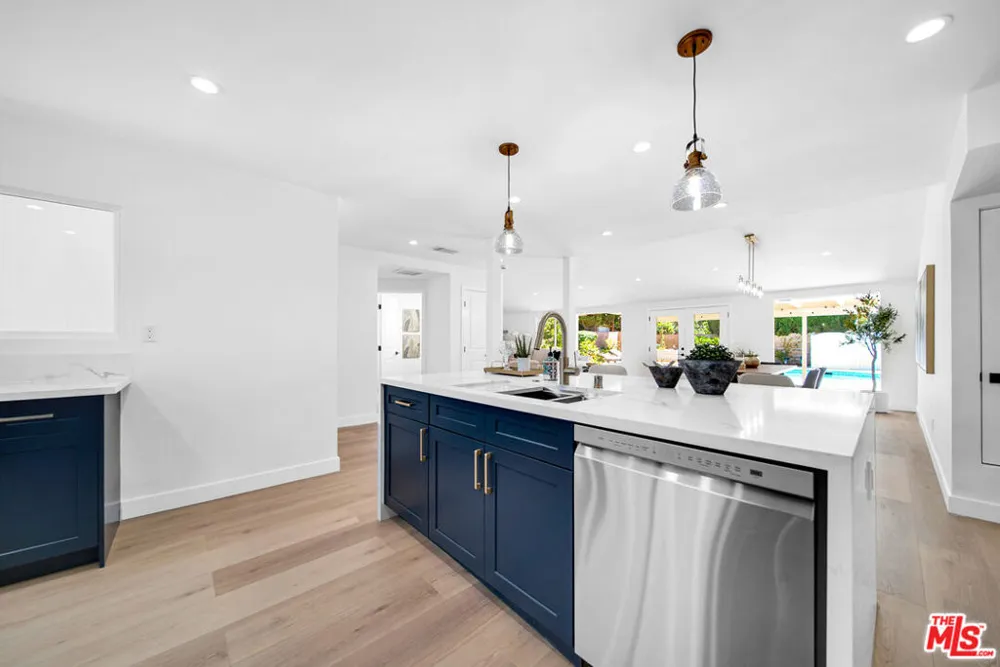 10200 Shoshone Avenue Northridge, CA 91325