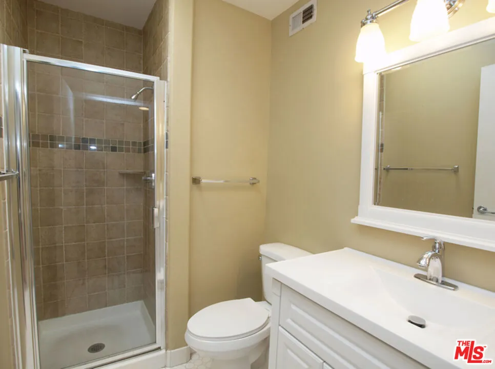10627 Moorpark Street #4 North Hollywood, CA 91602