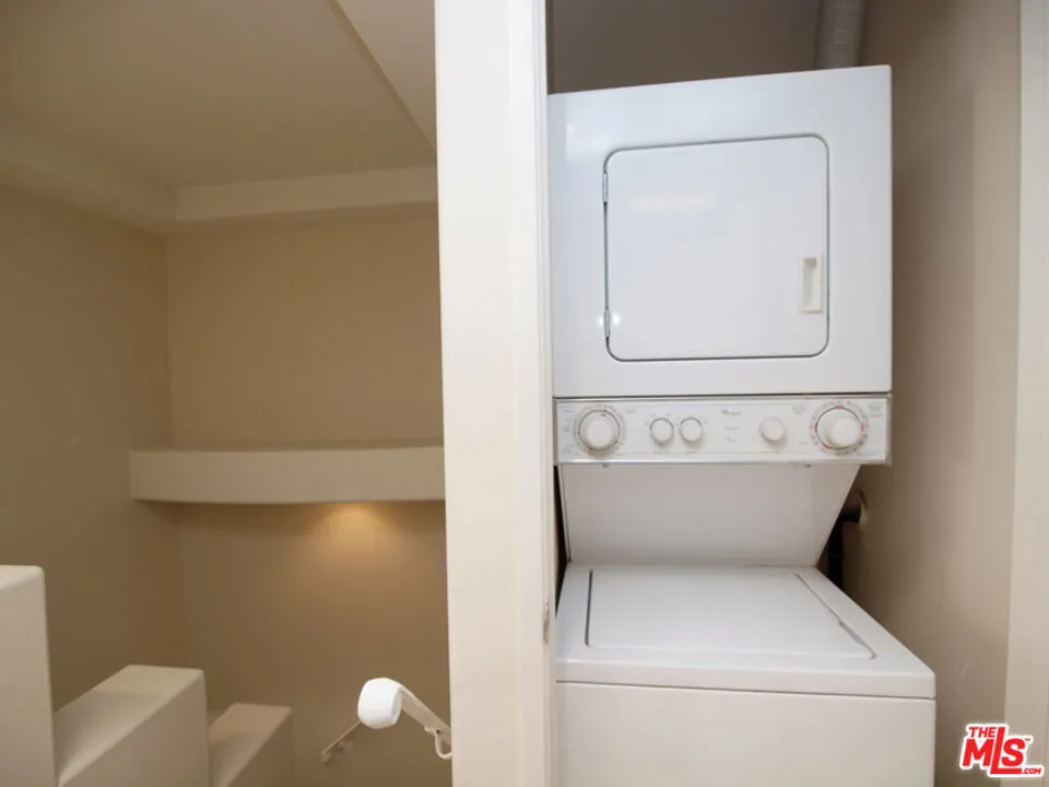10627 Moorpark Street #4 North Hollywood, CA 91602