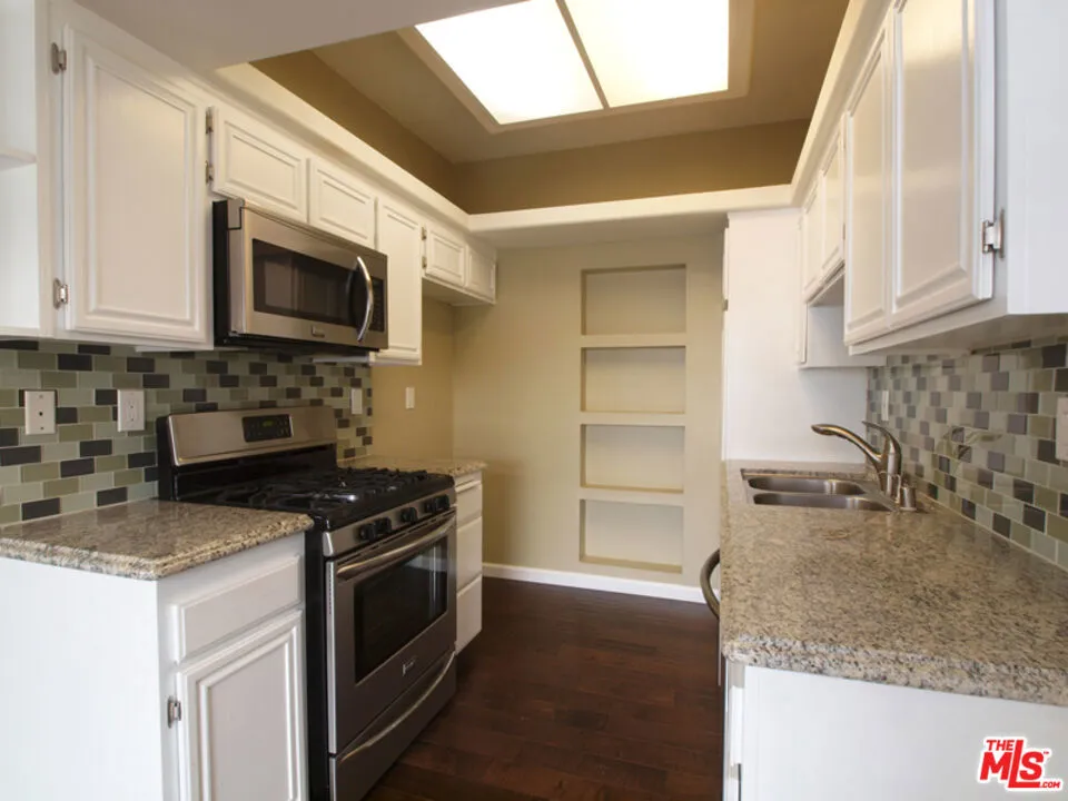 10627 Moorpark Street #4 North Hollywood, CA 91602
