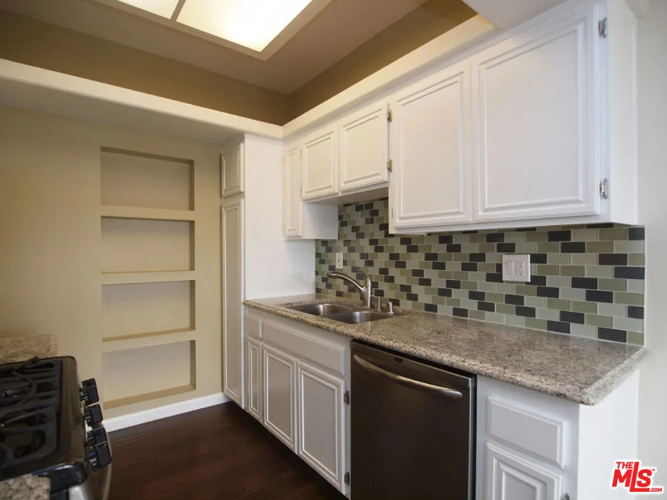 10627 Moorpark Street #4 North Hollywood, CA 91602