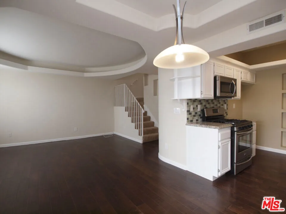 10627 Moorpark Street #4 North Hollywood, CA 91602