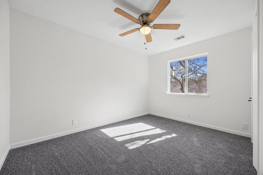 117 High Point Boulevard Cedar Creek, TX 78612