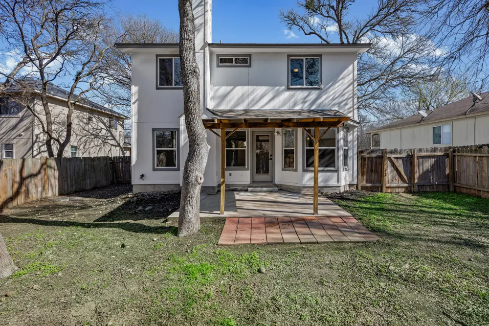 117 High Point Boulevard Cedar Creek, TX 78612