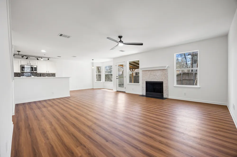 117 High Point Boulevard Cedar Creek, TX 78612