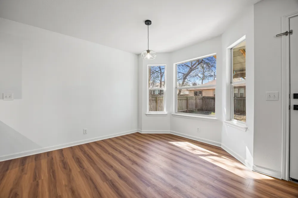 117 High Point Boulevard Cedar Creek, TX 78612