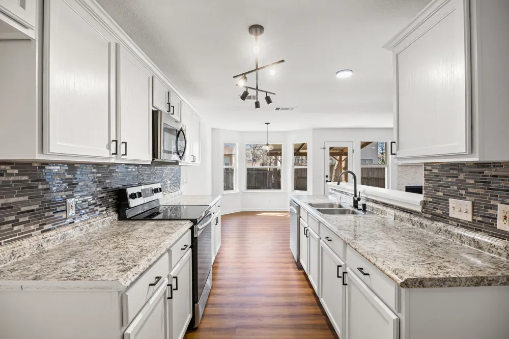 117 High Point Boulevard Cedar Creek, TX 78612