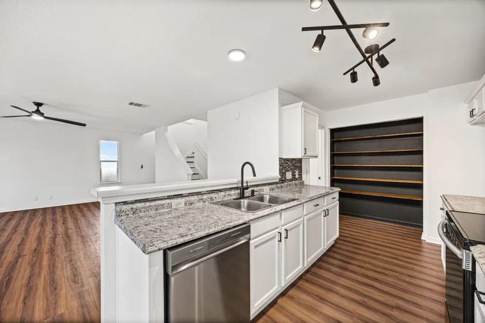 117 High Point Boulevard Cedar Creek, TX 78612