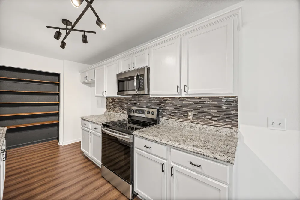 117 High Point Boulevard Cedar Creek, TX 78612
