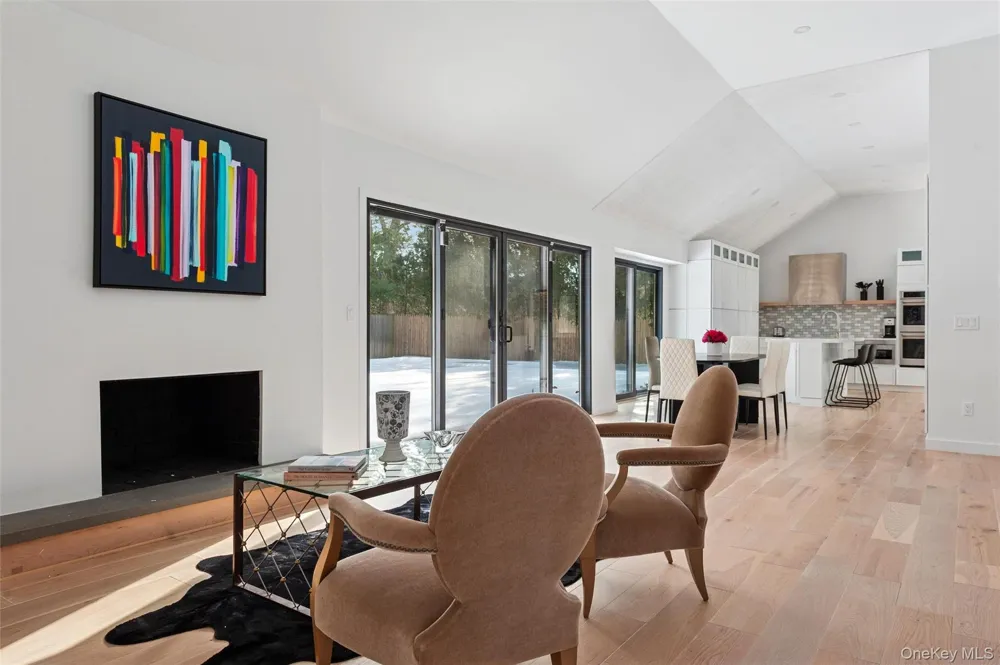 10 Hampton Street Westhampton Beach, NY 11978