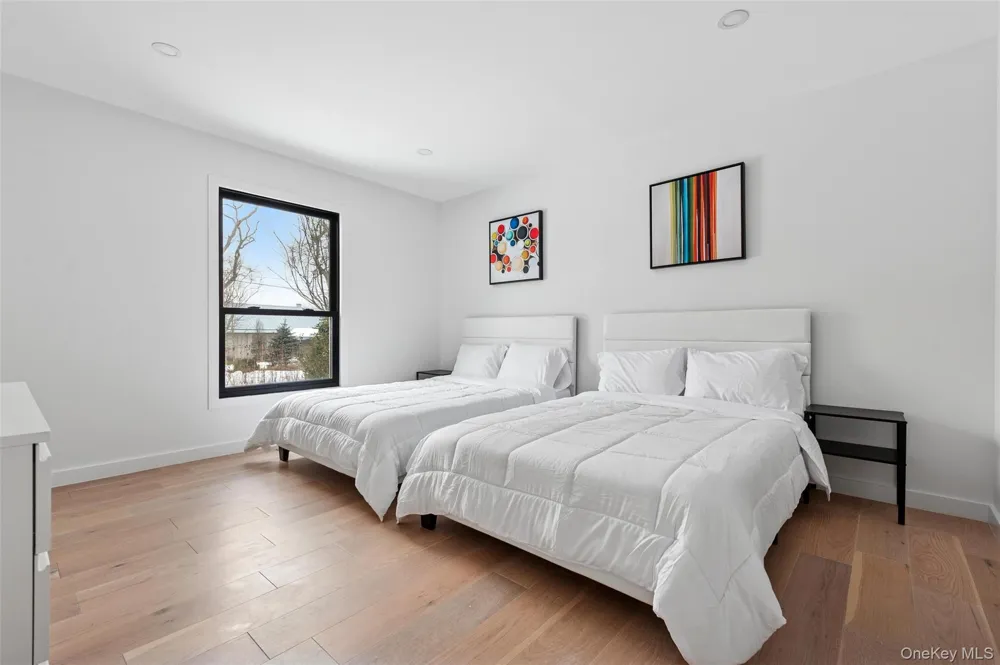 10 Hampton Street Westhampton Beach, NY 11978