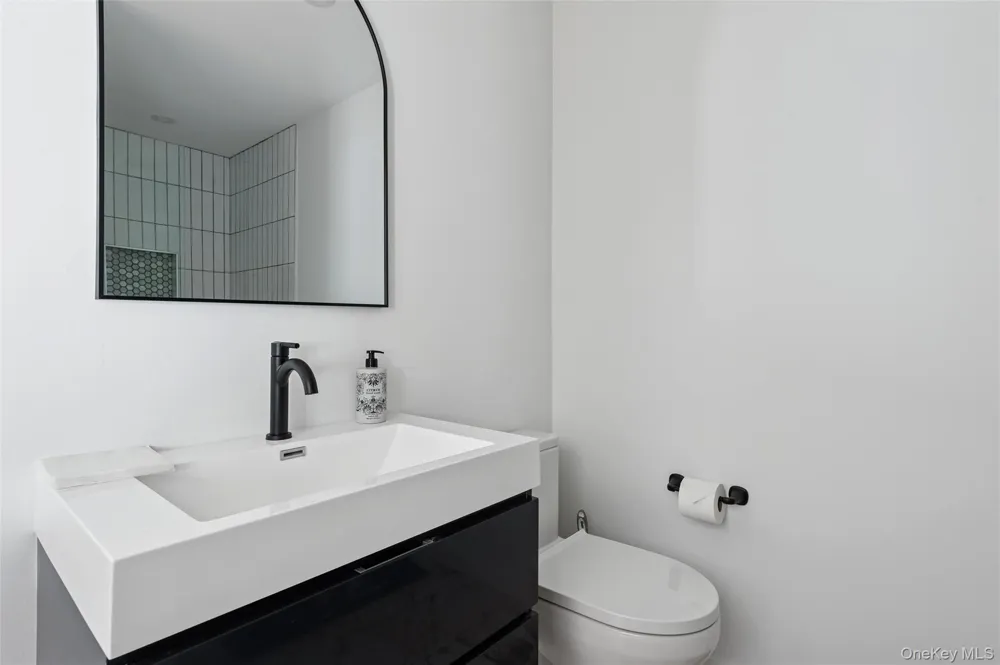 10 Hampton Street Westhampton Beach, NY 11978
