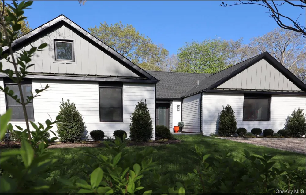 10 Hampton Street Westhampton Beach, NY 11978