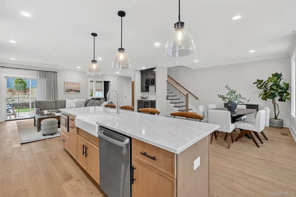 1827 Soundview Court Yorktown Heights, NY 10598