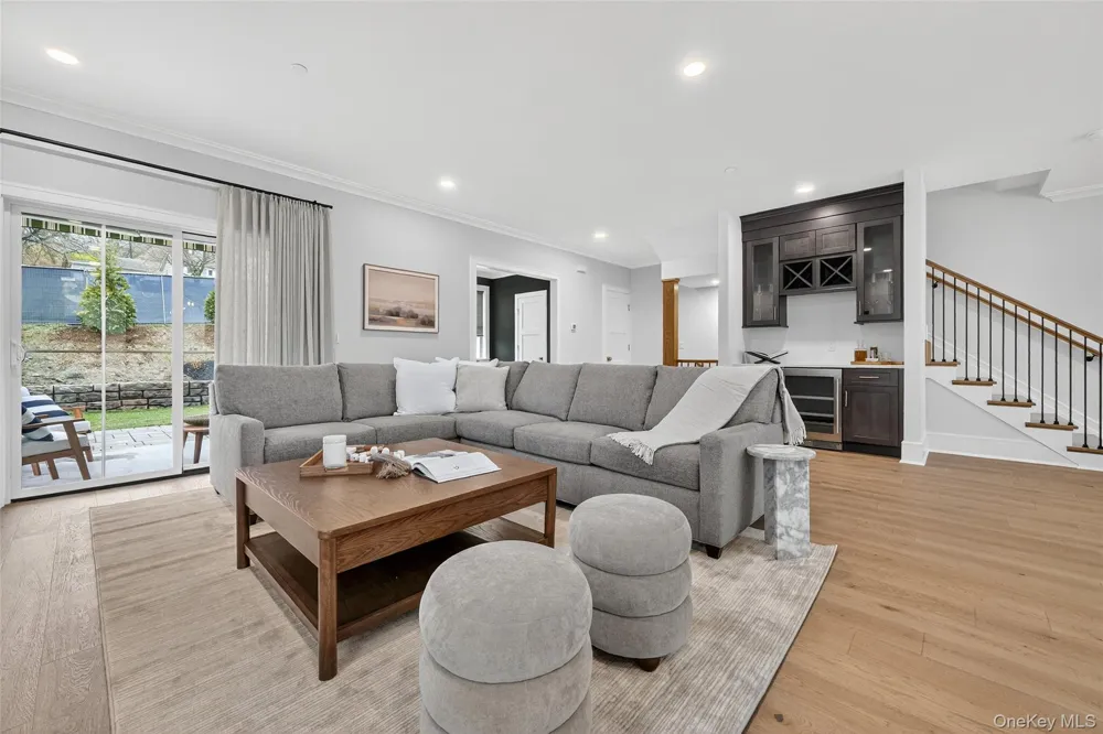 1827 Soundview Court Yorktown Heights, NY 10598