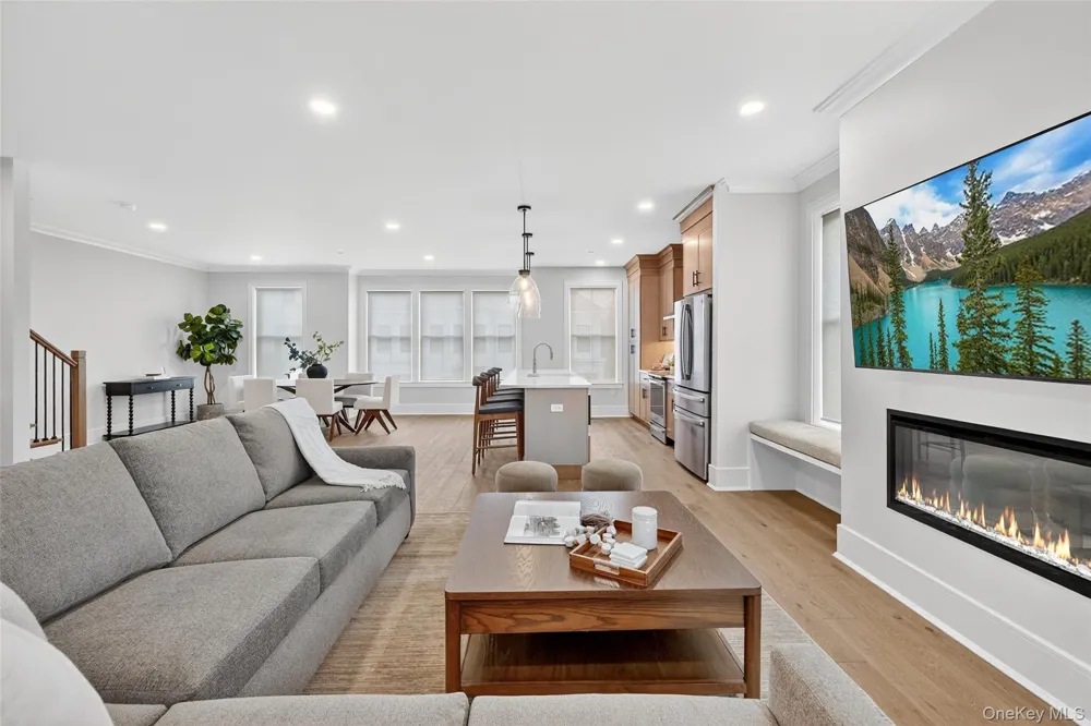 1827 Soundview Court Yorktown Heights, NY 10598