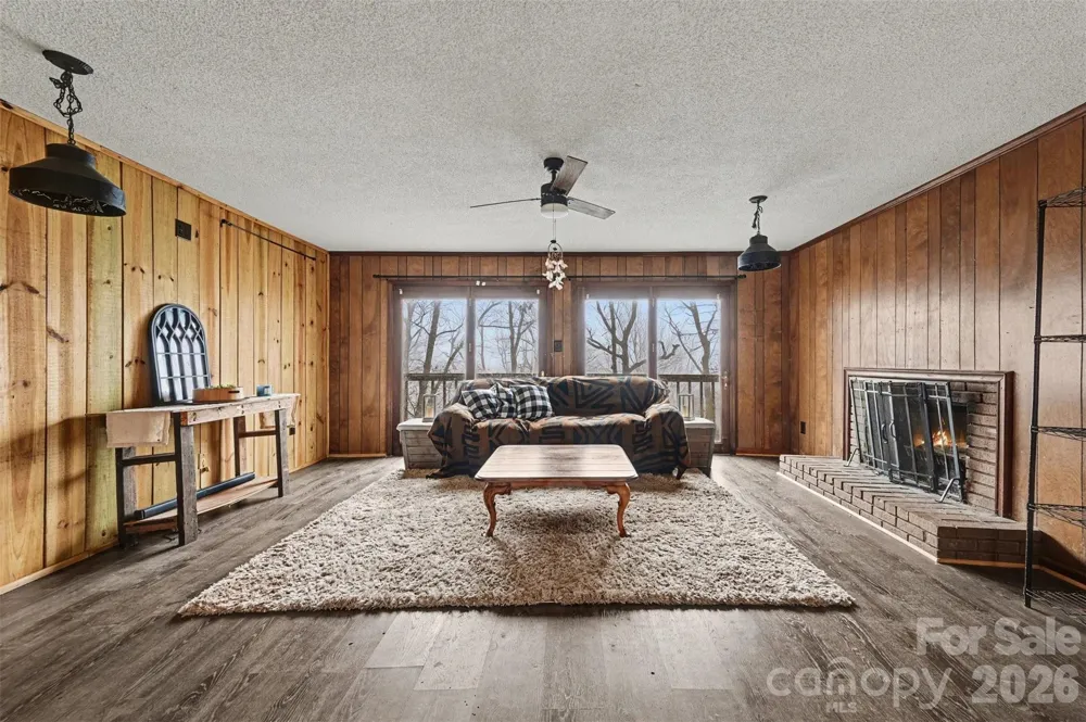 5495 Pine Ridge Drive Connelly Springs, NC 28612