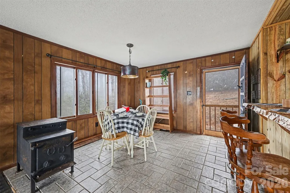 5495 Pine Ridge Drive Connelly Springs, NC 28612
