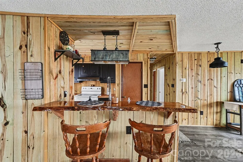 5495 Pine Ridge Drive Connelly Springs, NC 28612