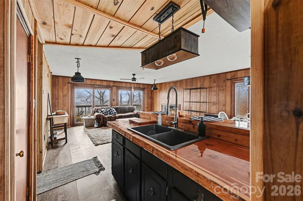 5495 Pine Ridge Drive Connelly Springs, NC 28612