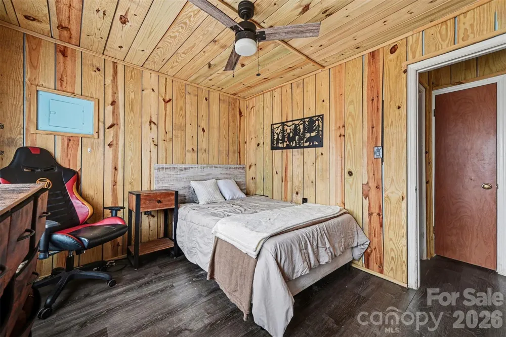 5495 Pine Ridge Drive Connelly Springs, NC 28612