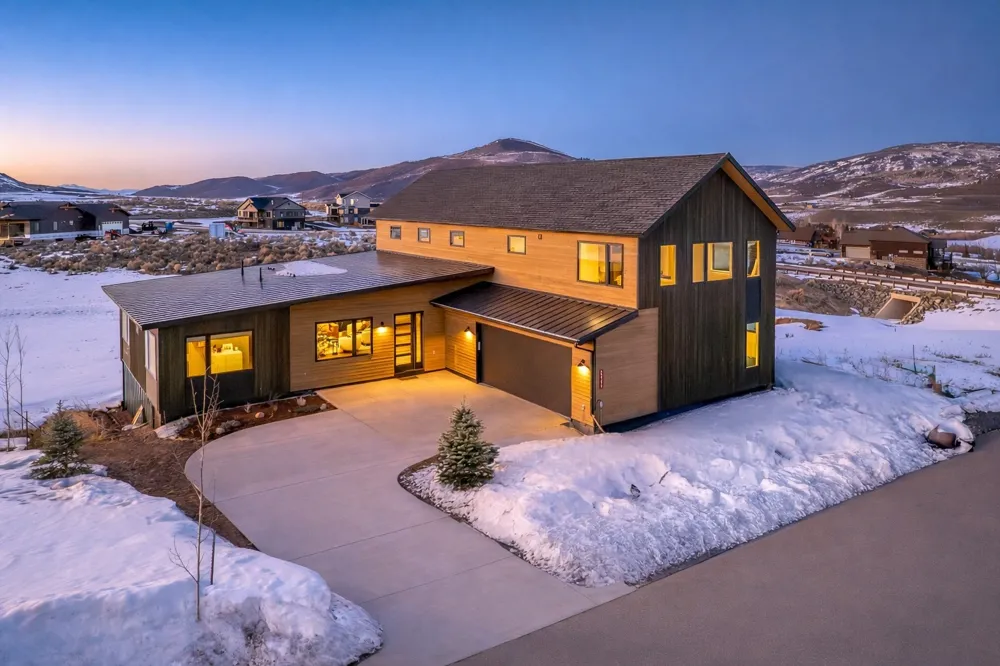 23395 Stageline Avenue Oak Creek, CO 80467