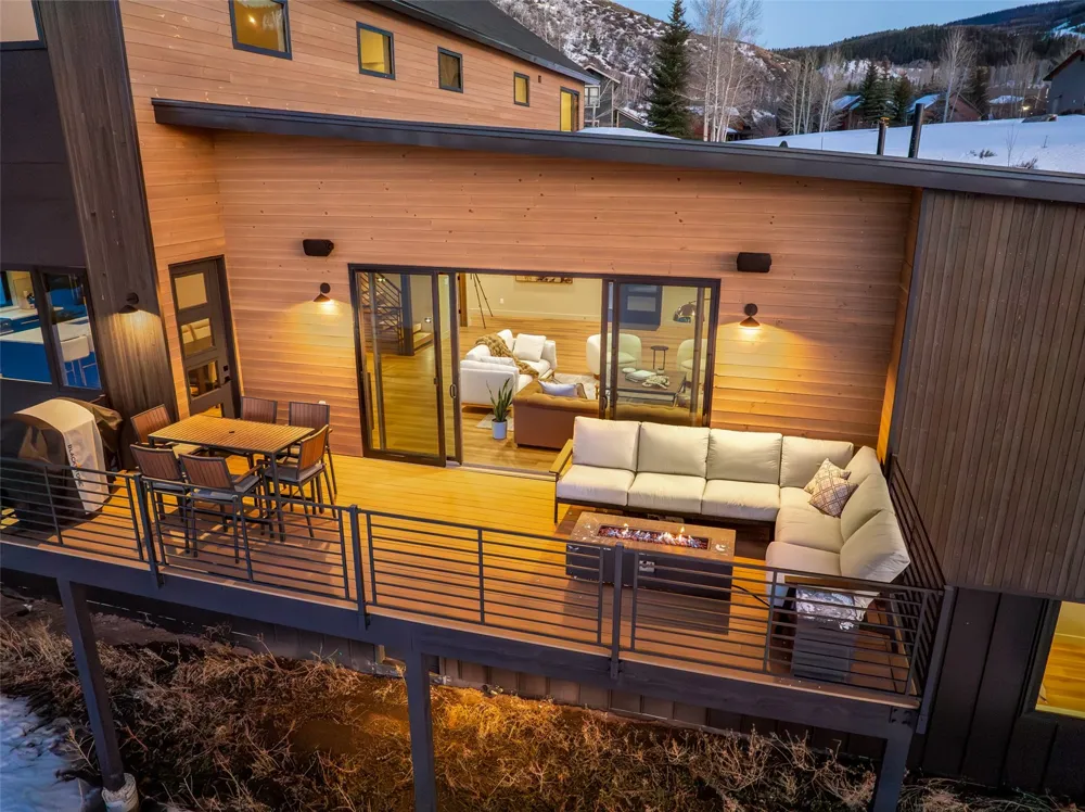 23395 Stageline Avenue Oak Creek, CO 80467