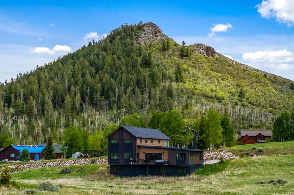 23395 Stageline Avenue Oak Creek, CO 80467