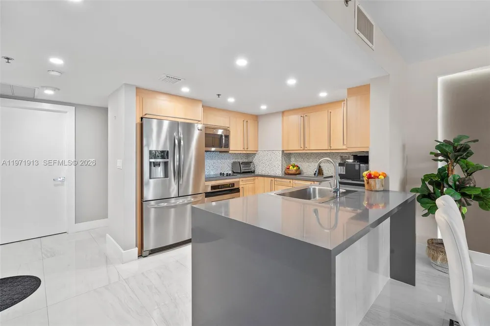 226 Ocean Dr #3C Miami Beach, FL 33139