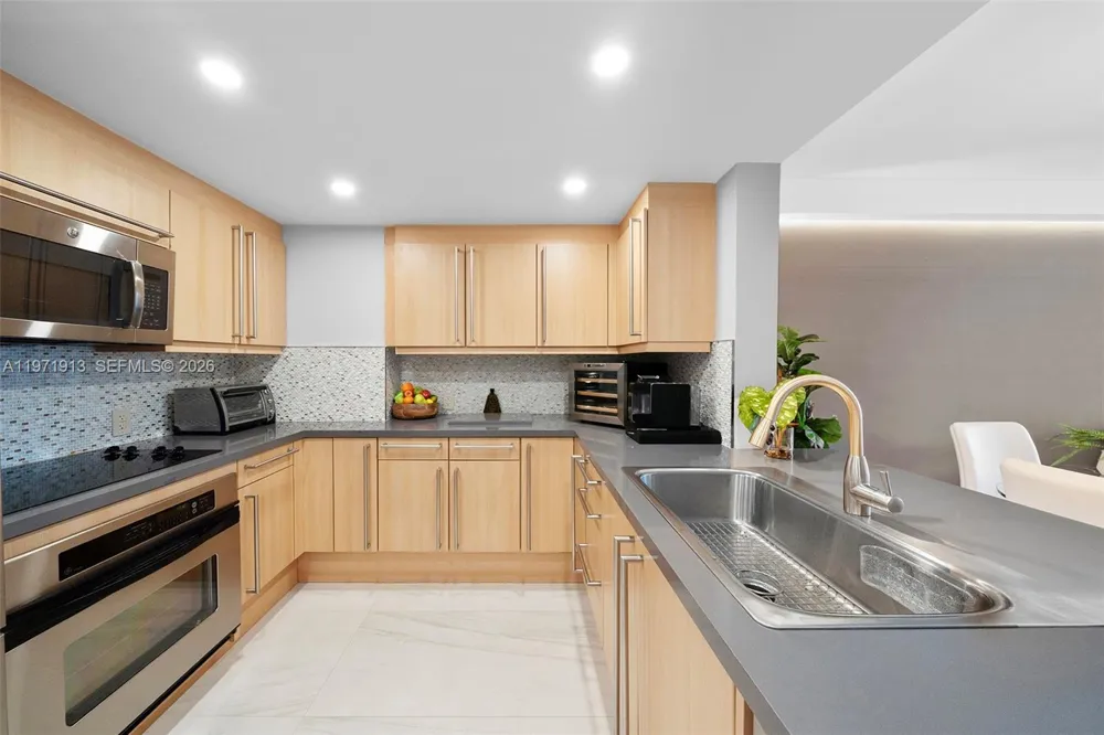 226 Ocean Dr #3C Miami Beach, FL 33139