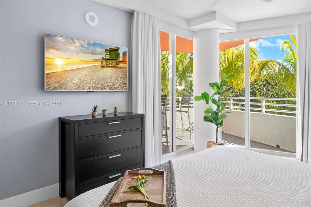 226 Ocean Dr #3C Miami Beach, FL 33139