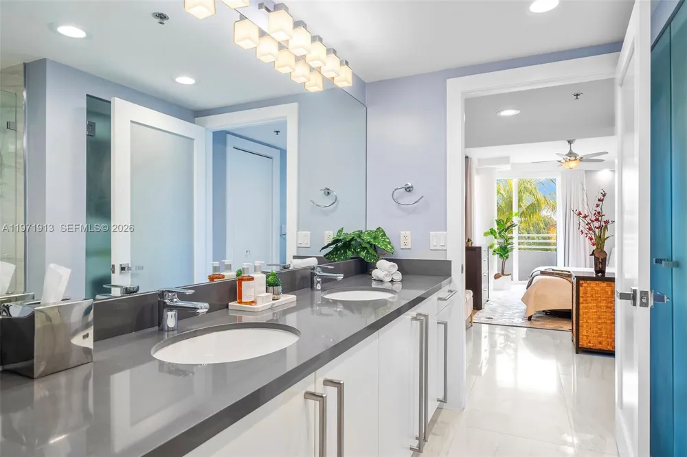 226 Ocean Dr #3C Miami Beach, FL 33139