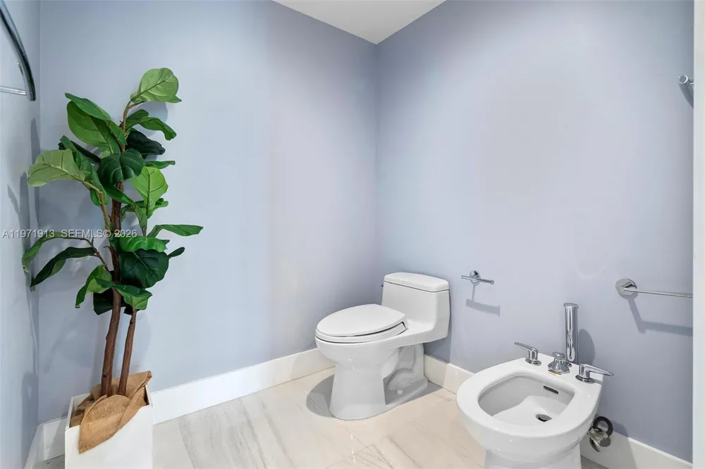 226 Ocean Dr #3C Miami Beach, FL 33139