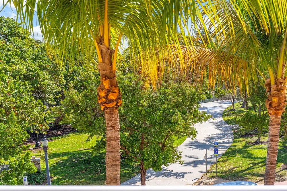 226 Ocean Dr #3C Miami Beach, FL 33139